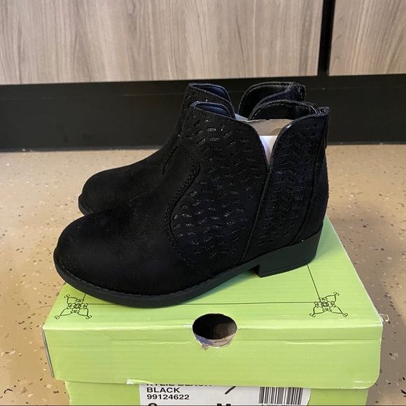 NEW Sarah Jayne Black Ankle Boots Booties Zip Up - Picture 3 of 8